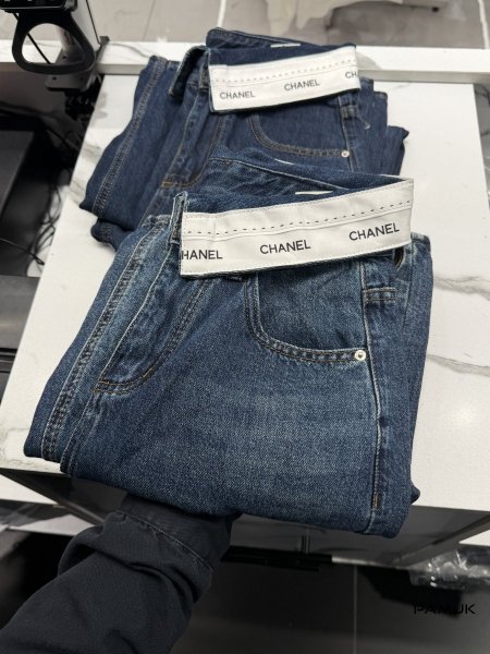 جينز درجة وسط