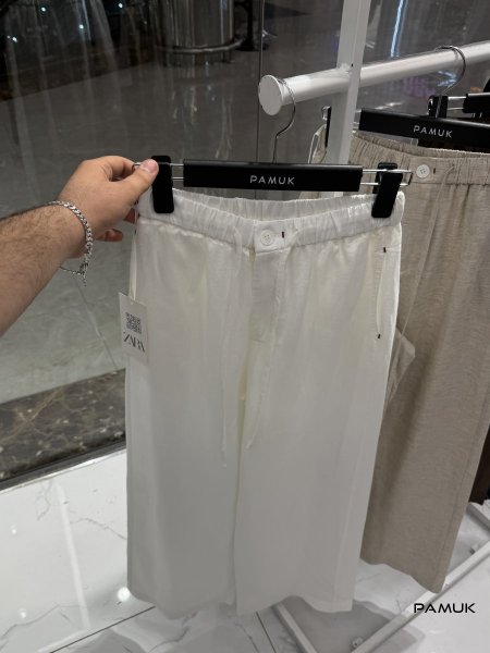 ابيض