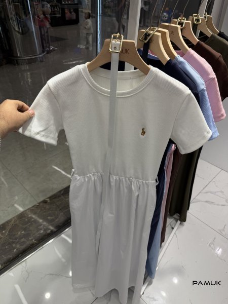 ابيض