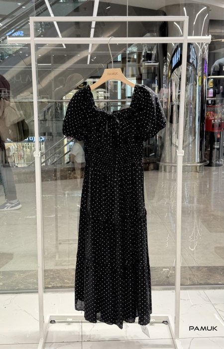 أسود