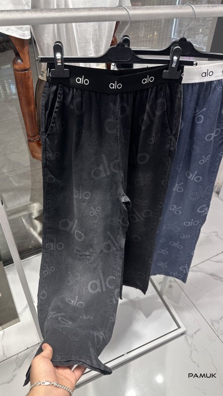 لون اسود
