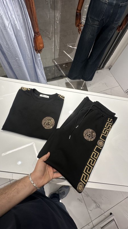 تريينج فيرساتشي