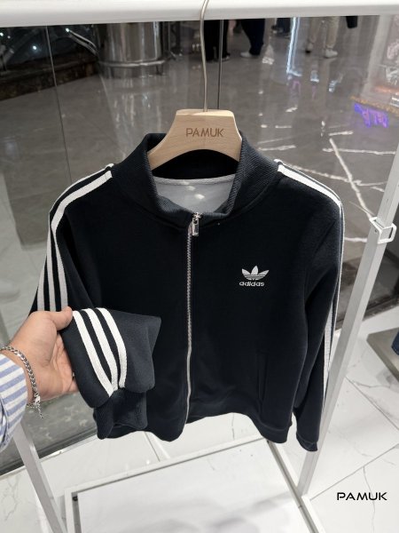 أسود