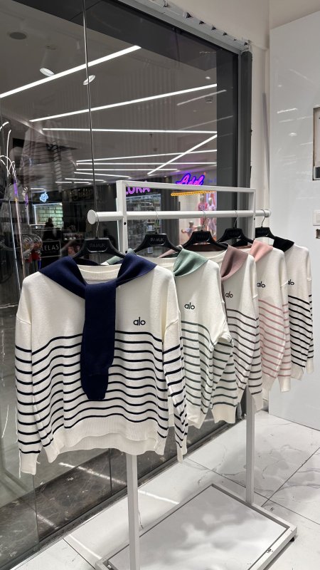 بلوز alo مع سكارف 🔥