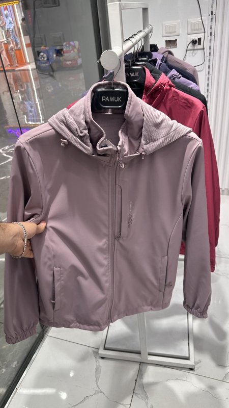 نهدي فاتح ( اللون التالت بالصورة)