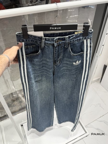 جينز غامق ديرتي