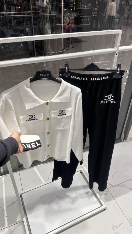 ابيض مع اسود